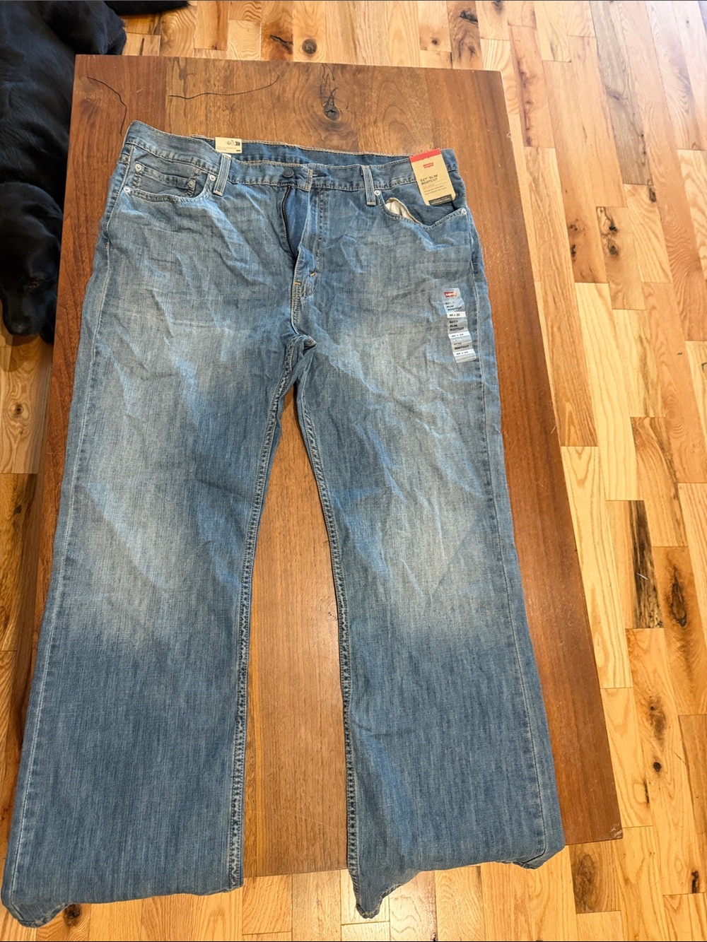 Men's Light Blue Bootcut Jeans - Classic Casual Style
